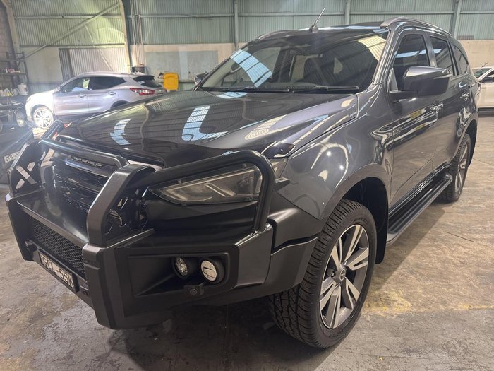 2023 Isuzu MU-X LS-T