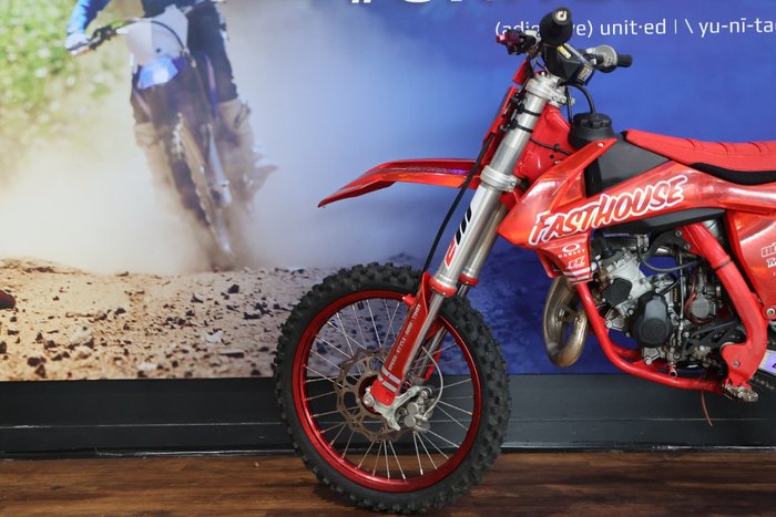 2022 Gas Imports MC 85 17/14 Red