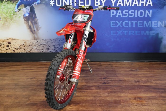 2022 Gas Imports MC 85 17/14 Red