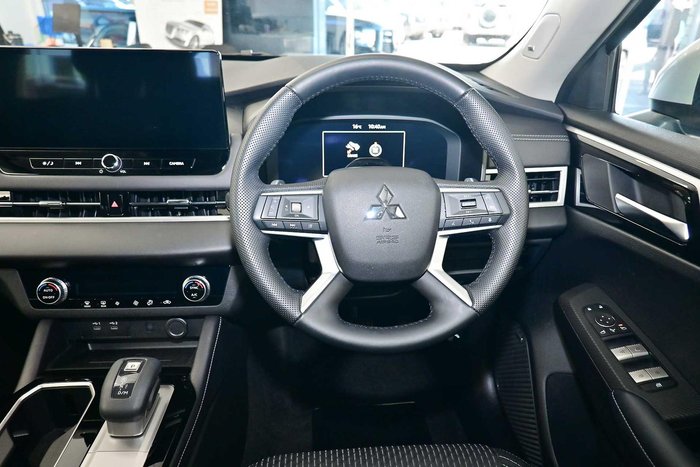 2025 Mitsubishi Outlander LS