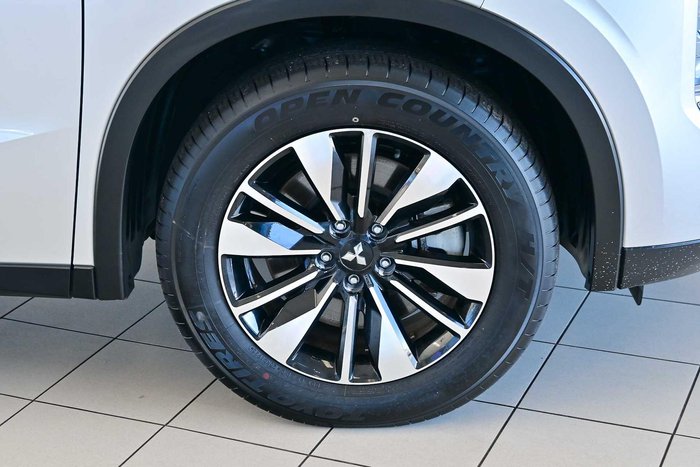 2025 Mitsubishi Outlander LS