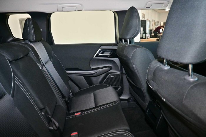 2025 Mitsubishi Outlander LS