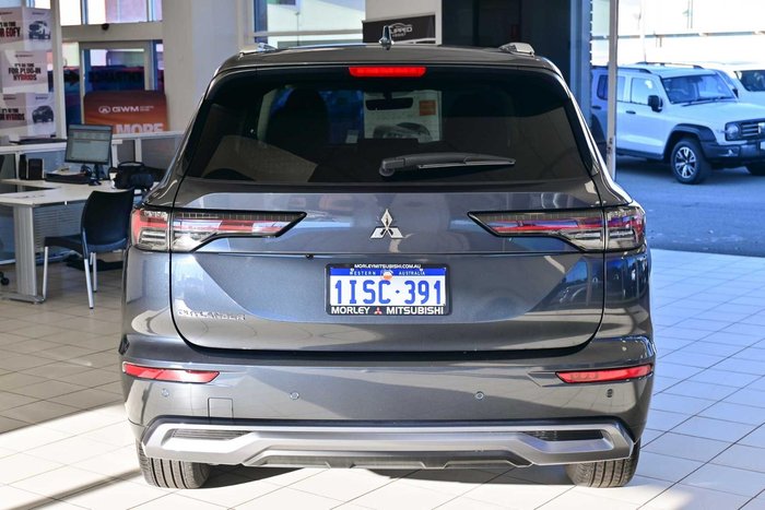 2025 Mitsubishi Outlander LS