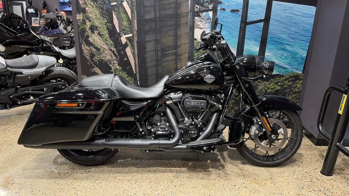 2025 Harley-Davidson Road King Special 114 (FLHRXS) Touring Black