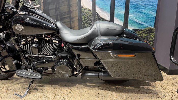 2025 Harley-Davidson Road King Special 114 (FLHRXS) Touring Black