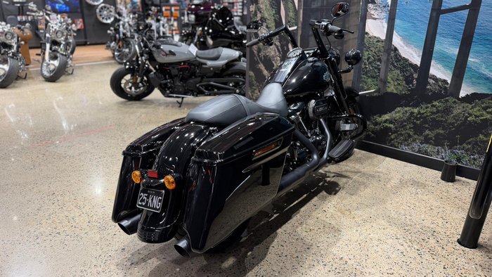 2025 Harley-Davidson Road King Special 114 (FLHRXS) Touring Black
