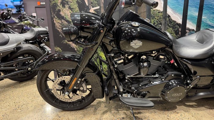 2025 Harley-Davidson Road King Special 114 (FLHRXS) Touring Black