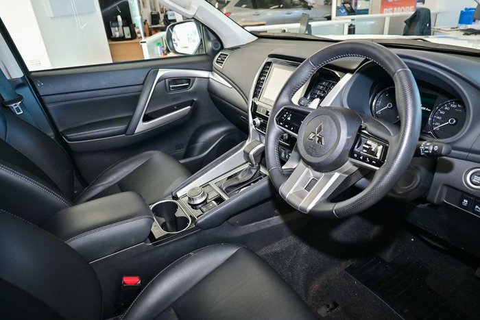 2025 Mitsubishi Pajero Sport GLS