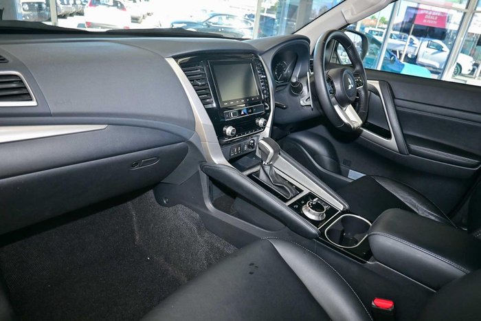 2025 Mitsubishi Pajero Sport GLS