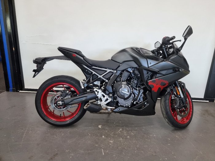 2026 Suzuki GSX-8R (GSX800FRQ) Black