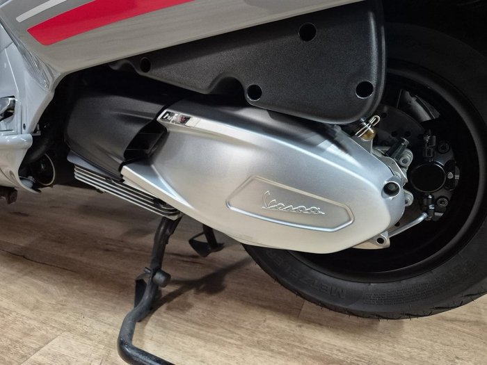 2022 VESPA GTS 300 SUPER SPORT Grey