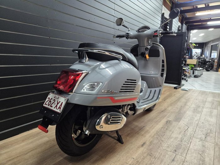 2022 VESPA GTS 300 SUPER SPORT Grey