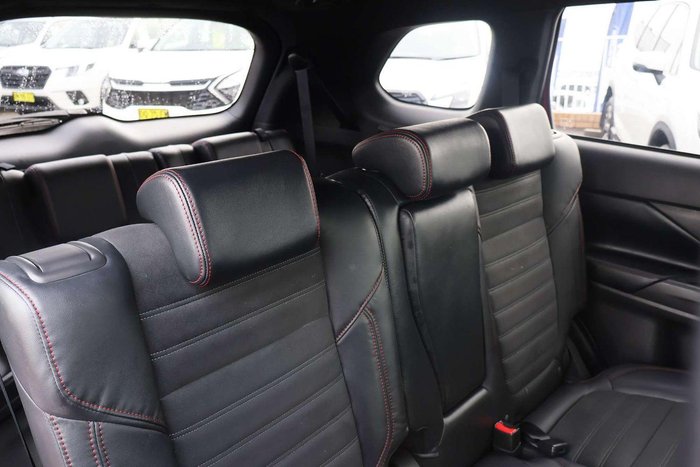2020 Mitsubishi Outlander Black Edition