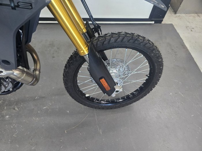 2026 Suzuki DR-Z4S (DR-Z400SRJ) GREY
