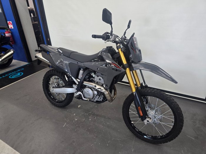 2026 Suzuki DR-Z4S (DR-Z400SRJ) GREY