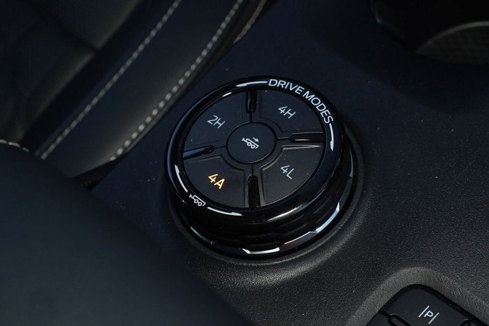 2025 Ford Everest Platinum