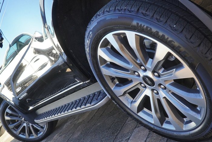 2025 Ford Everest Platinum