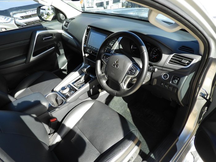 2023 Mitsubishi Pajero Sport GLS
