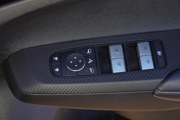 2025 Mitsubishi Outlander LS
