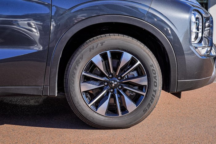 2025 Mitsubishi Outlander LS