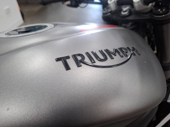 2017 Triumph STREET TRIPLE RS Grey