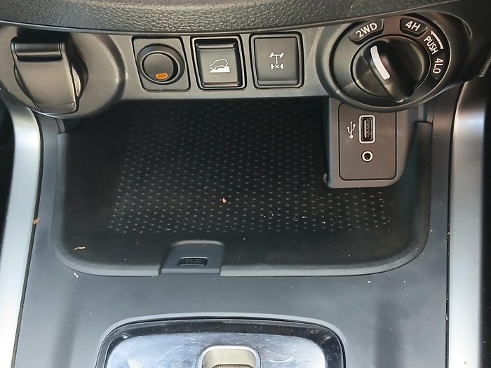 2021 Nissan Navara SL
