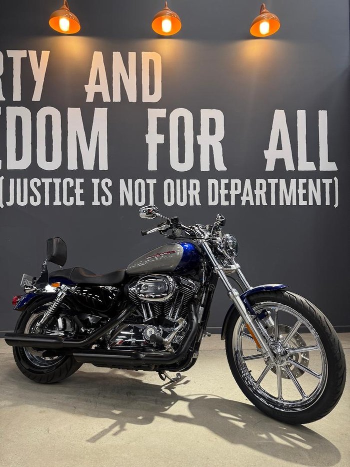 2007 Harley-Davidson 1200 Custom (XL1200C) Sportster Blue