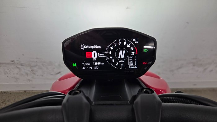 2022 DUCATI STREETFIGHTER V2 Red