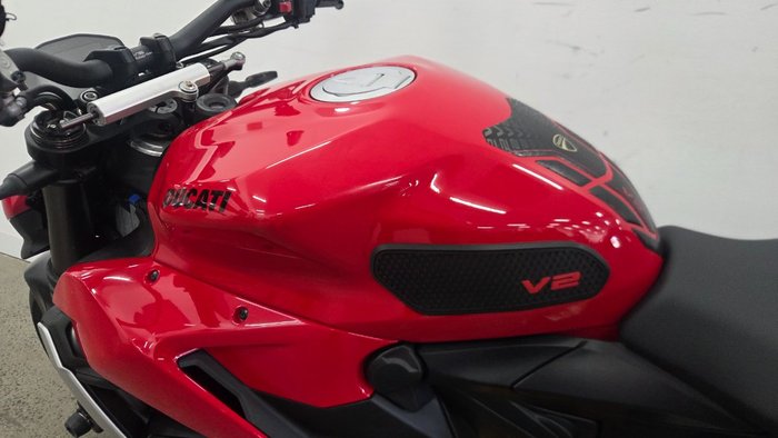 2022 DUCATI STREETFIGHTER V2 Red
