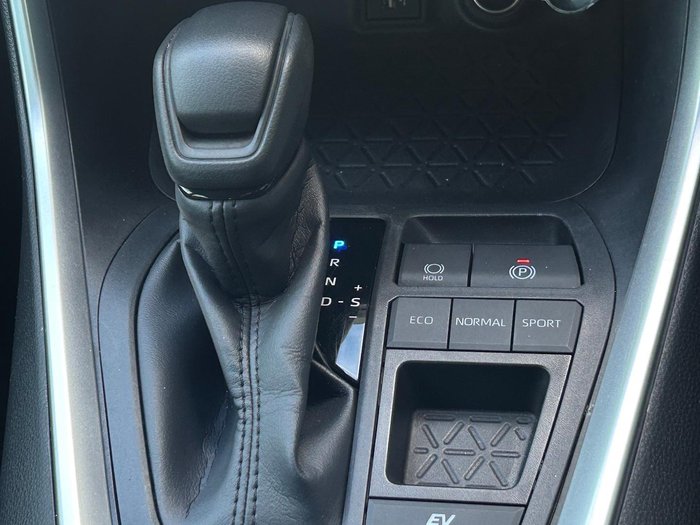 2025 Toyota RAV4 GX