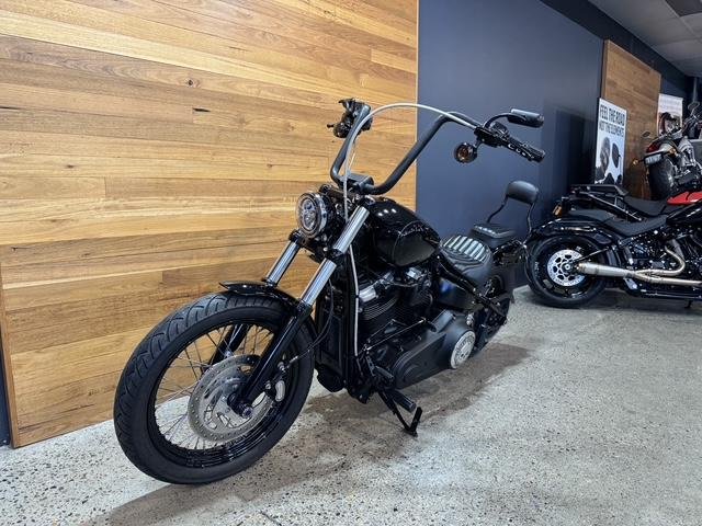 2017 Harley-Davidson Street Bob 107 (FXBB)