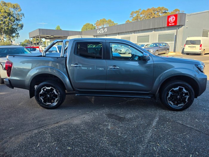 2023 Nissan Navara ST-X