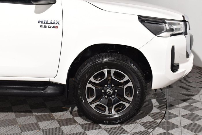 2020 Toyota Hilux SR5