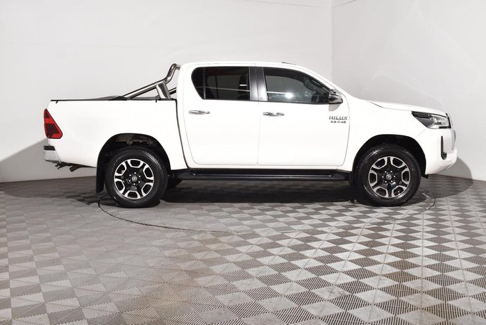 2020 Toyota Hilux SR5