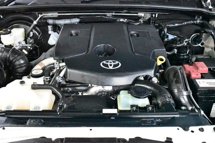 2020 Toyota Hilux SR5