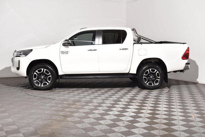 2020 Toyota Hilux SR5