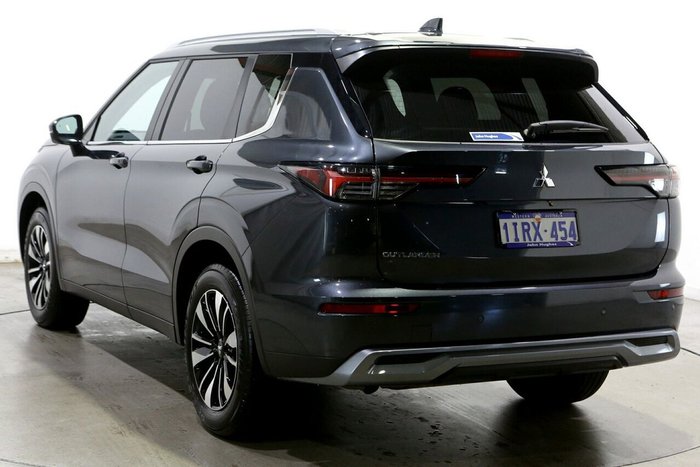 2025 Mitsubishi Outlander LS