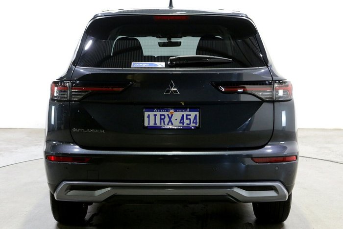 2025 Mitsubishi Outlander LS