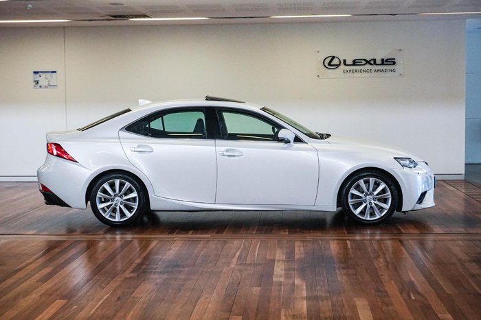 2016 Lexus IS 200t Luxury