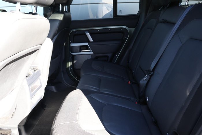 2023 Land Rover Defender 110 D300 X-Dynamic HSE