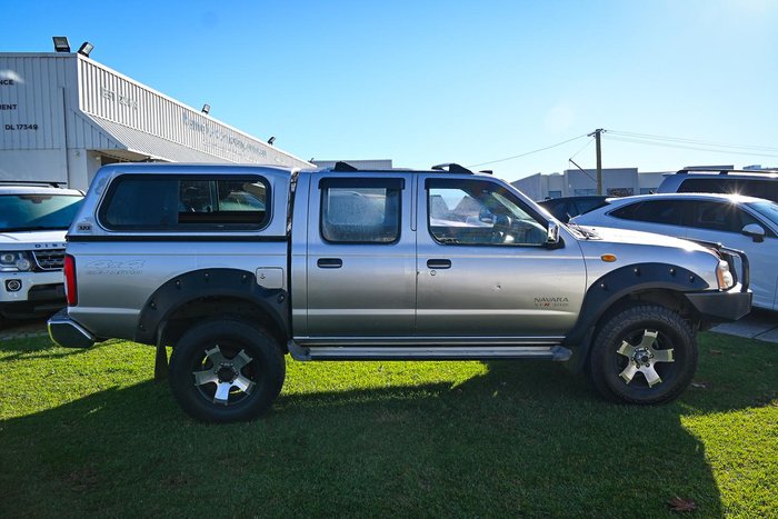 2004 Nissan Navara ST-R