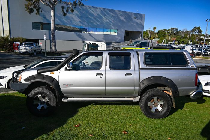 2004 Nissan Navara ST-R