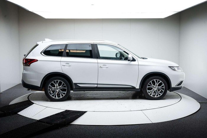 2017 Mitsubishi Outlander LS Safety Pack