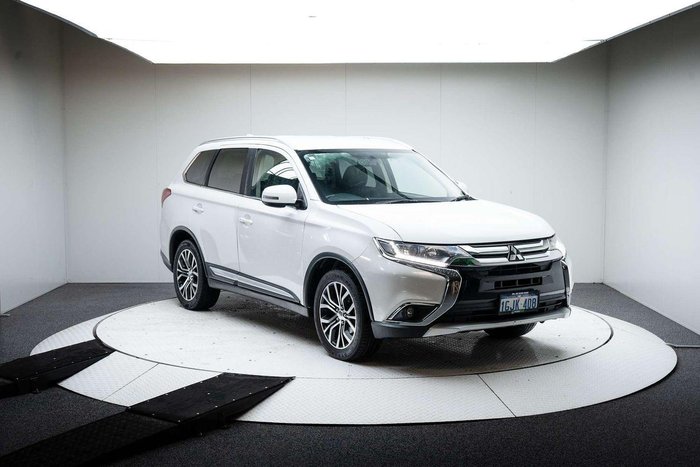 2017 Mitsubishi Outlander LS Safety Pack