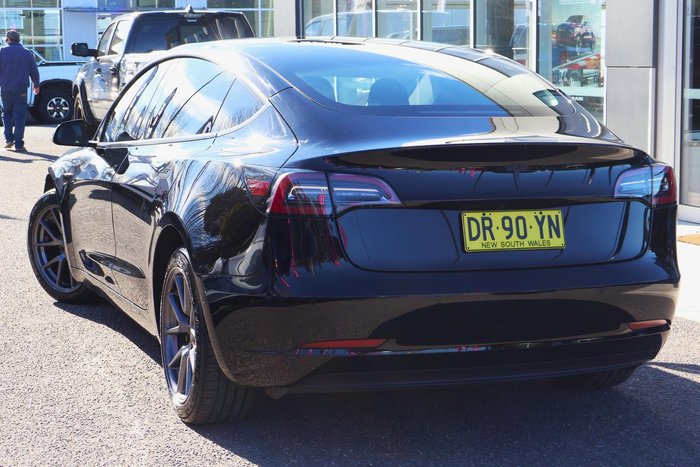 2022 Tesla Model 3 Rear-Wheel Drive