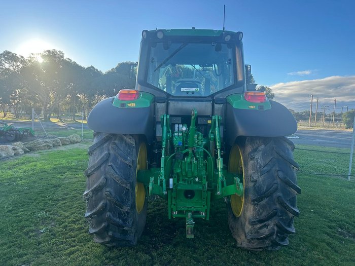 2015 John Deere 6150M