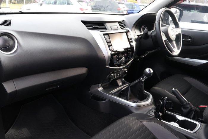 2021 Nissan Navara ST-X