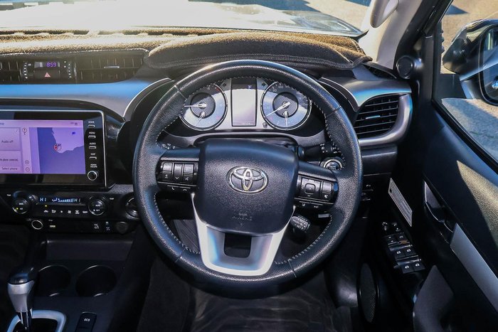 2022 Toyota Hilux SR5