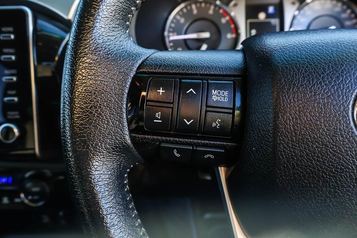2022 Toyota Hilux SR5