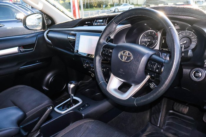 2022 Toyota Hilux SR5